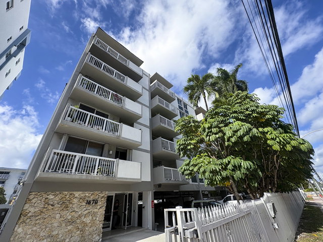 Bayside Terrace Condo photo 2